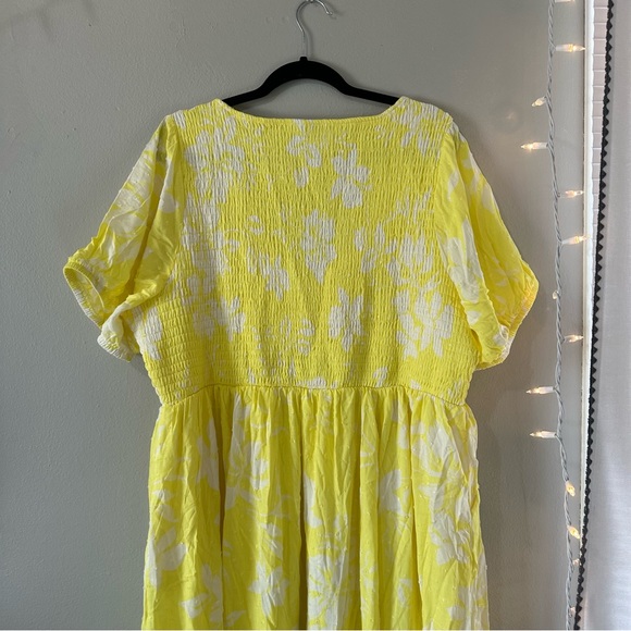 Torrid Midi Swiss Dot Shirred Dress Emma Floral Yellow Size 3 - Picture 5 of 8